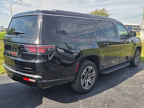 Used 2024 Jeep Wagoneer L Series II w/ Flexible Seating Group AWD/4WD image 3