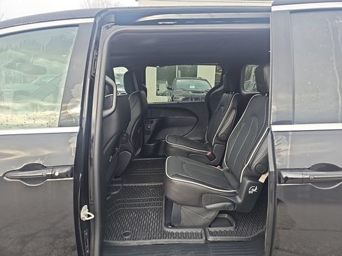New 2026 Chrysler Pacifica Limited AWD/4WD image 29