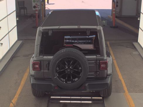 Used 2025 Jeep Wrangler Unlimited Sahara w/ Safety Group AWD/4WD image 5
