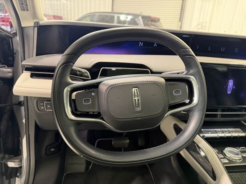 Used 2024 Lincoln Nautilus Reserve w/ Equipment Group 202A AWD/4WD image 16