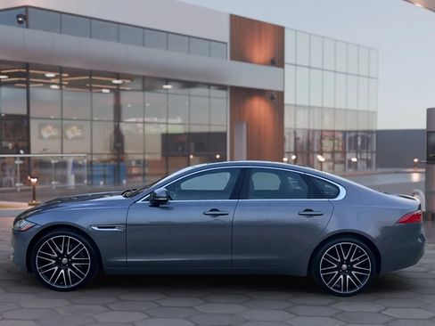 Used 2016 Jaguar XF Prestige AWD/4WD image 6