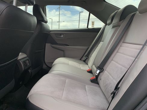 Used 2016 Toyota Camry XSE FWD image 31