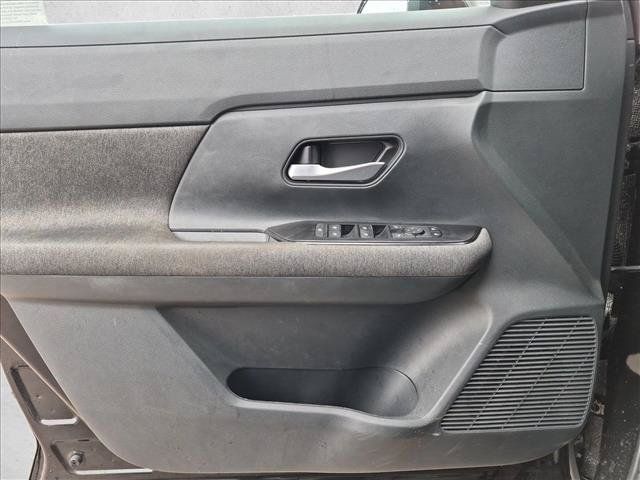 Used 2026 Nissan Kicks SV w/ SV Premium Package FWD image 6