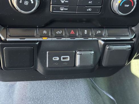 Used 2022 Chevrolet Silverado 1500 Custom w/ LPO, Blackout Package image 9