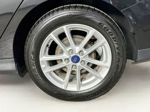 Used 2015 Ford Focus SE FWD image 8
