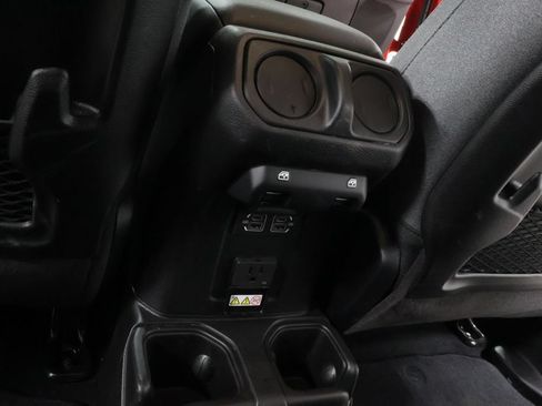 Used 2026 Jeep Wrangler Unlimited Rubicon AWD/4WD image 24