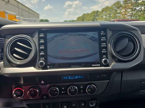 Used 2021 Toyota Tacoma TRD Off-Road AWD/4WD image 23