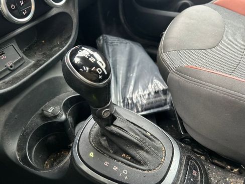 Used 2015 FIAT 500L Trekking image 28