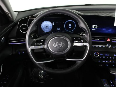 Certified 2024 Hyundai Elantra Limited image 10
