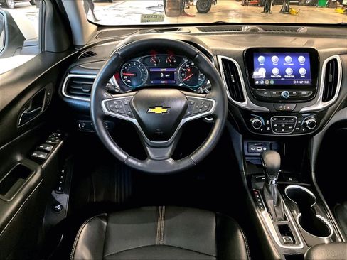 Used 2022 Chevrolet Equinox Premier image 18