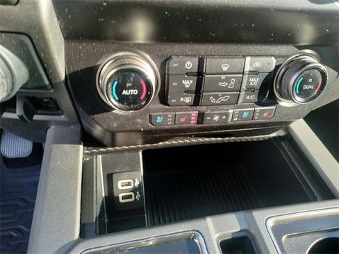 Used 2020 Ford F150 Raptor w/ Equipment Group 802A Luxury image 35