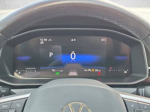Used 2025 Volkswagen Jetta SE FWD image 11