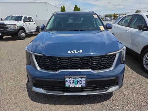 Used 2024 Kia Sorento S w/ Panoramic Sunroof Package FWD image 5