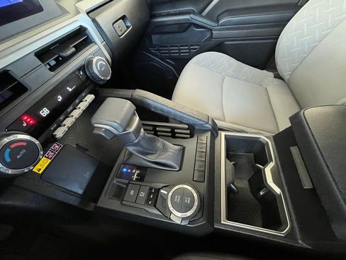Used 2024 Toyota Tacoma SR5 AWD/4WD image 22
