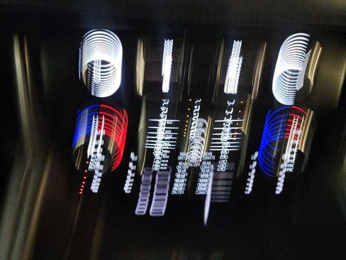 Used 2024 Chevrolet Suburban LT image 26