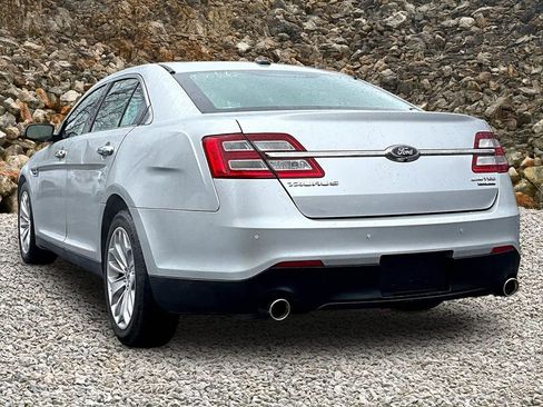 Used 2018 Ford Taurus Limited image 11