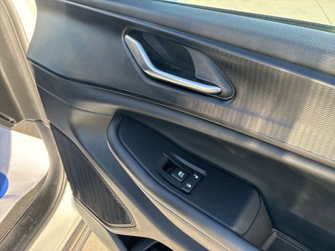 Used 2023 Jeep Grand Cherokee Altitude image 21