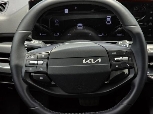 Used 2025 Kia K4 EX FWD image 35