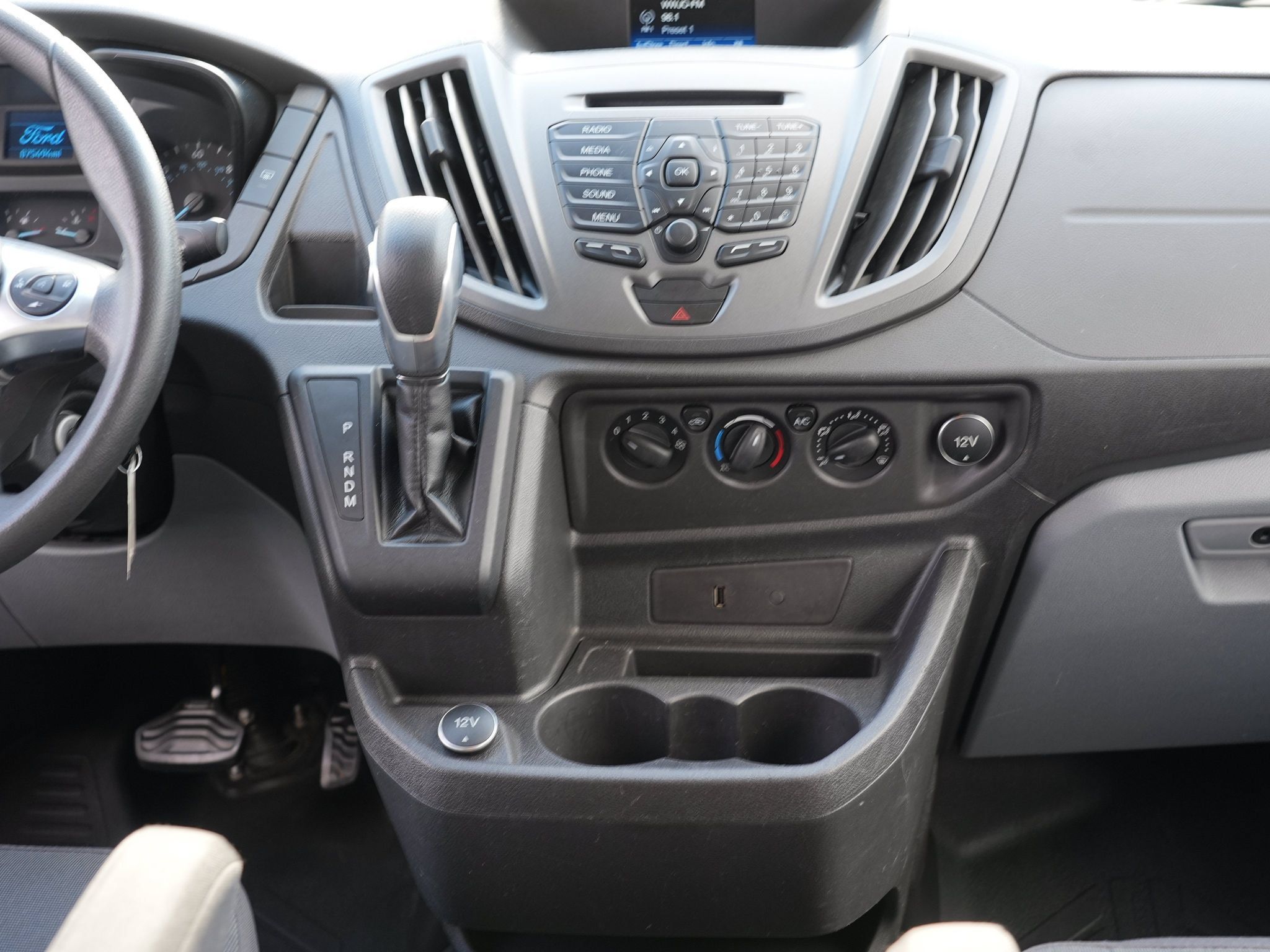 Used 2019 Ford Transit 150 XL RWD image 23
