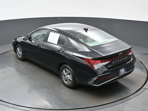 Used 2024 Hyundai Elantra SE FWD image 32