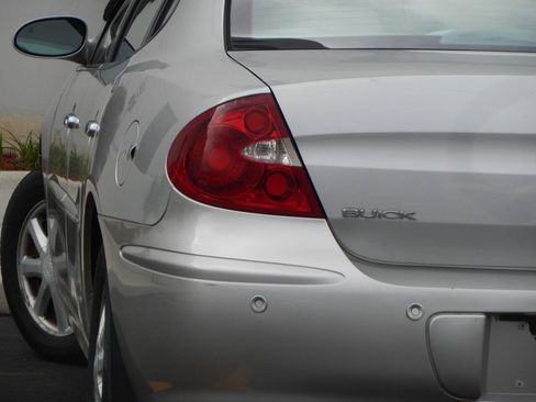 Used 2006 Buick LaCrosse CXL w/ Driver Confidence Package FWD image 1