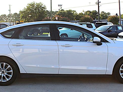 Used 2016 Ford Fusion S FWD image 6