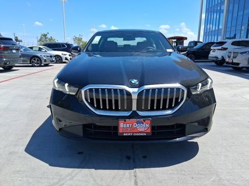 New 2027 BMW 530i RWD image 2