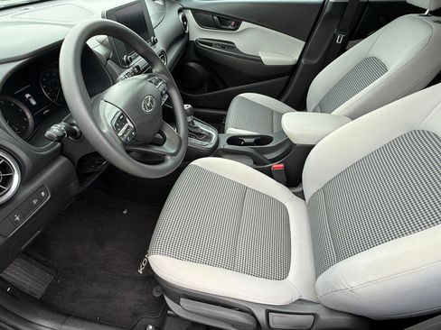 Used 2022 Hyundai Kona SE image 23