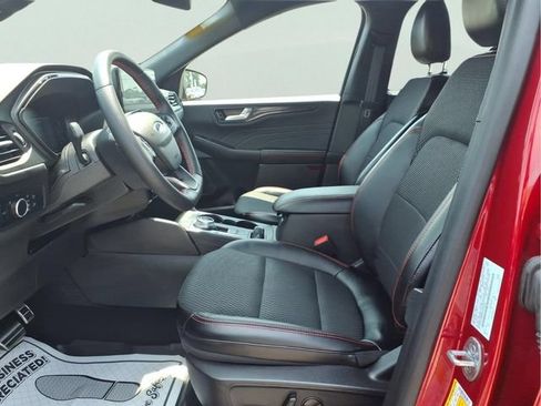 Used 2024 Ford Escape ST-Line w/ Tech Pack #1 AWD/4WD image 12