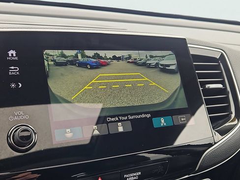 Certified 2019 Honda Pilot Touring image 16