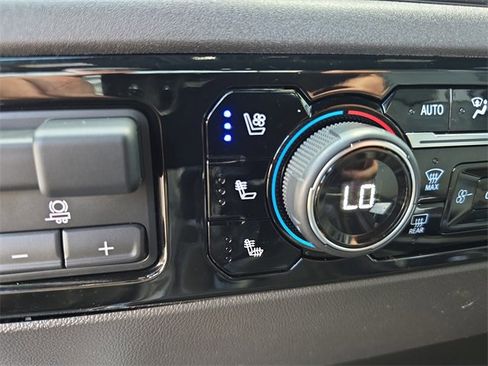 Used 2022 Chevrolet Silverado 1500 ZR2 w/ Technology Package image 22