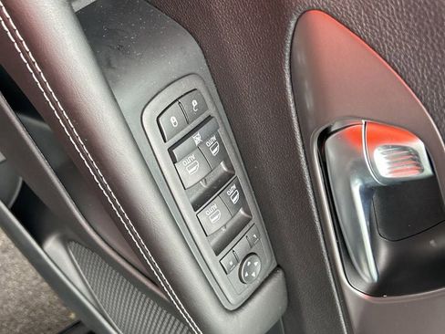 New 2026 Chrysler Pacifica Select image 9