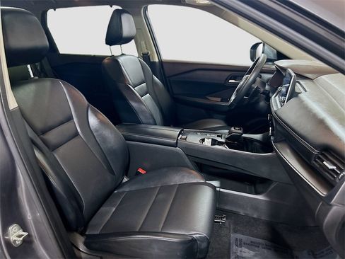 Used 2023 Nissan Rogue SV w/ SV Premium B Package image 26