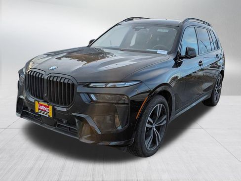 Used 2023 BMW X7 xDrive40i w/ Executive Package image 3