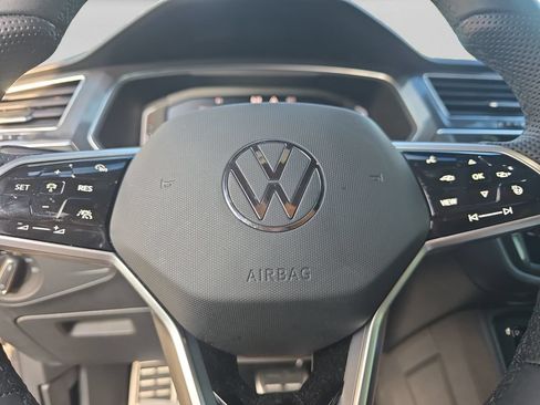 Used 2022 Volkswagen Tiguan SEL R-Line AWD/4WD image 19