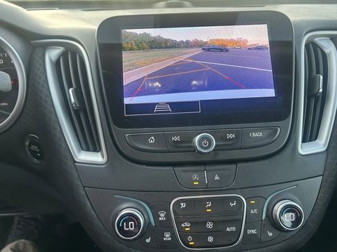 Used 2023 Chevrolet Malibu LT image 10