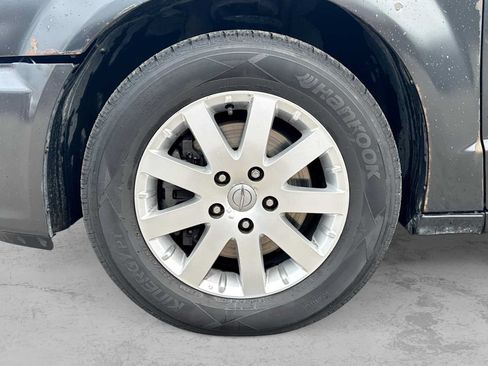 Used 2012 Chrysler Town & Country Touring w/ Entertainment Group #1 FWD image 12