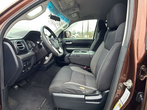 Used 2017 Toyota Tundra SR5 image 32