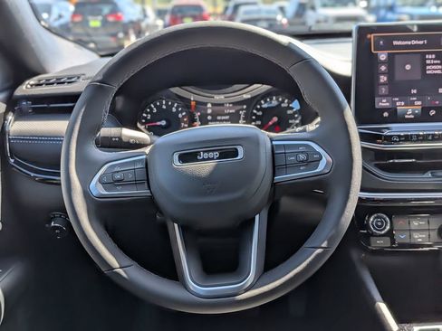 New 2026 Jeep Compass Latitude image 14