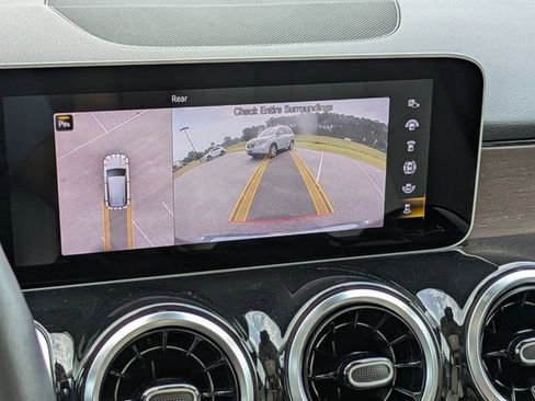 Used 2021 Mercedes-Benz GLB 250 image 27