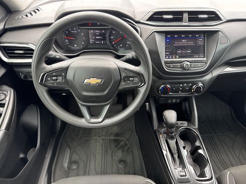 Used 2021 Chevrolet TrailBlazer LS FWD image 17