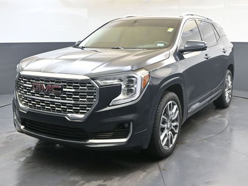 Used 2022 GMC Terrain Denali image 1