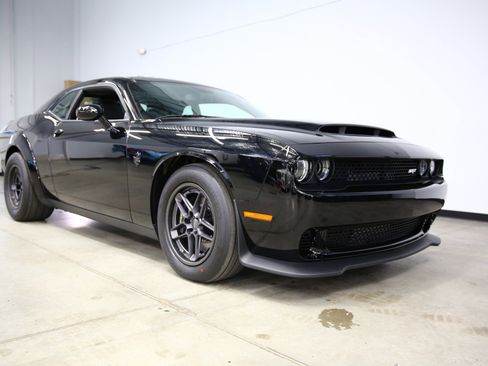 Used 2023 Dodge Challenger SRT Hellcat Redeye RWD image 3