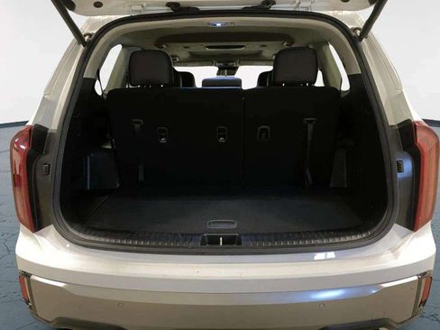 Used 2025 Kia Telluride S FWD image 32