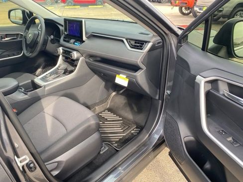 Used 2025 Toyota RAV4 XLE image 25