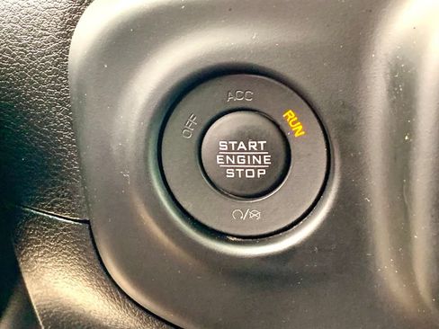 Used 2020 Jeep Gladiator Rubicon AWD/4WD image 32