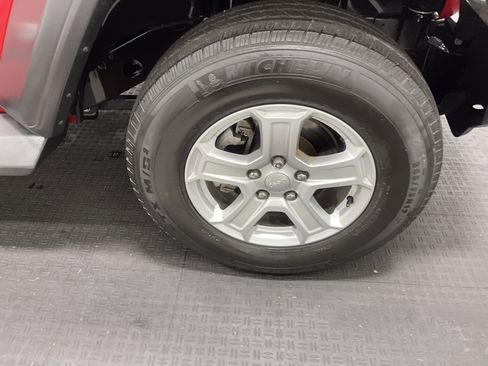 Used 2019 Jeep Wrangler Unlimited Sport S image 28