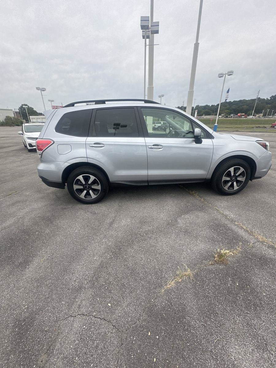 Used 2018 Subaru Forester 2.5i Premium AWD/4WD image 6