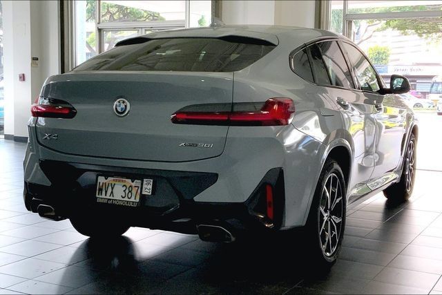 Used 2023 BMW X4 xDrive30i w/ M Sport Package AWD/4WD image 6