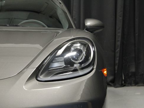 Certified 2018 Porsche 718 Cayman GTS RWD image 13